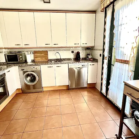 Sauces, Adosado A 10 Minutos De Oviedo Y 15 De Gijon Llanera (Asturias)